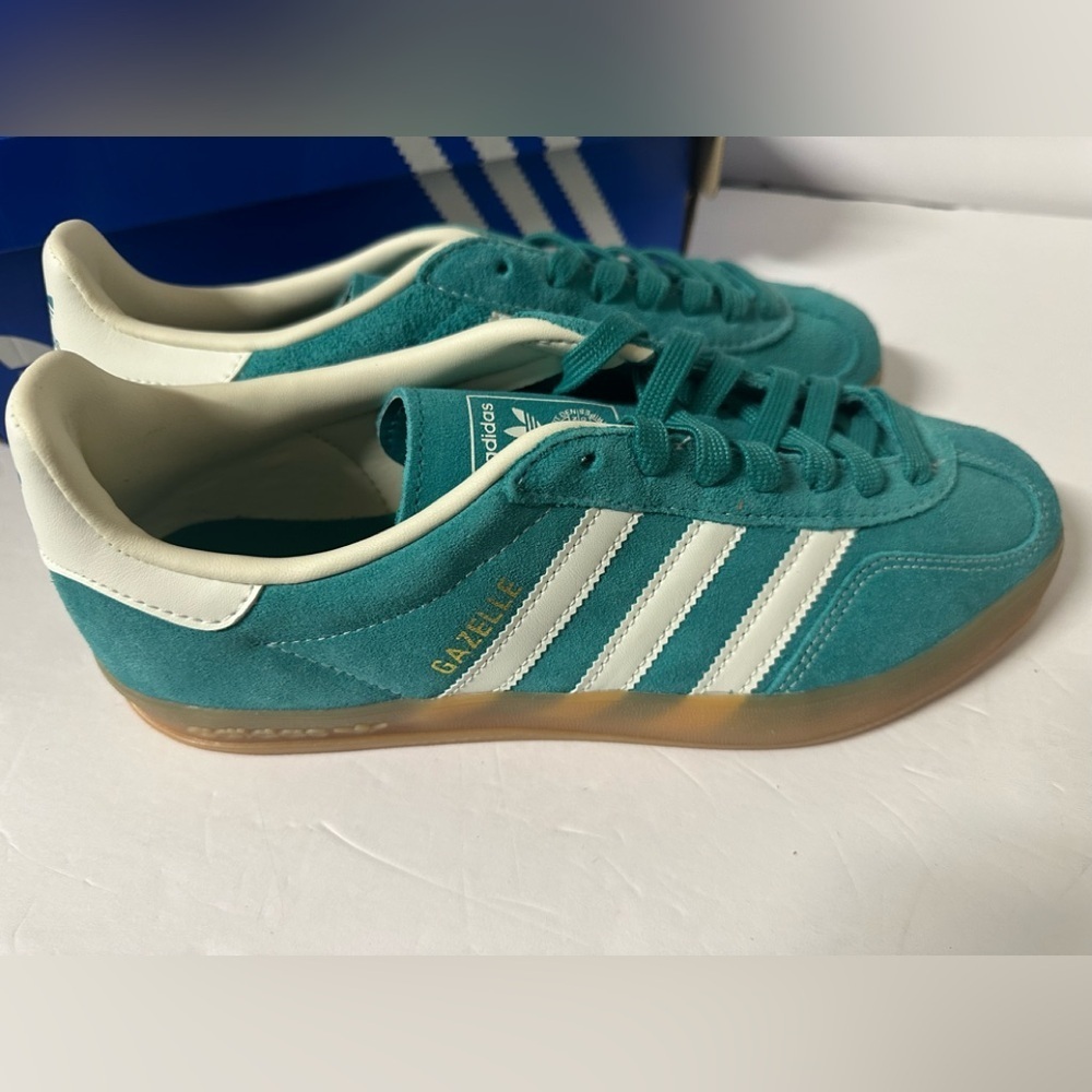 Men’s Adidas Gazelle Indoor Turquoise and White Sneakers Size 9 - Picture 4 of 5
